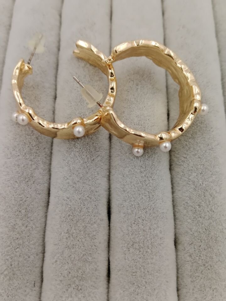 İncili Küpe