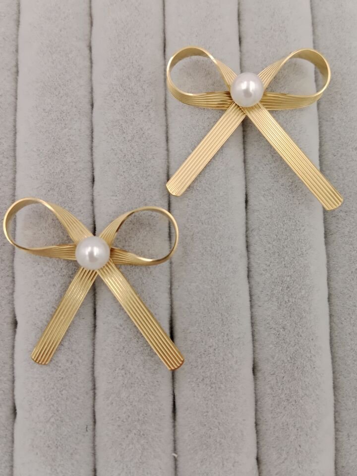 İncili Küpe