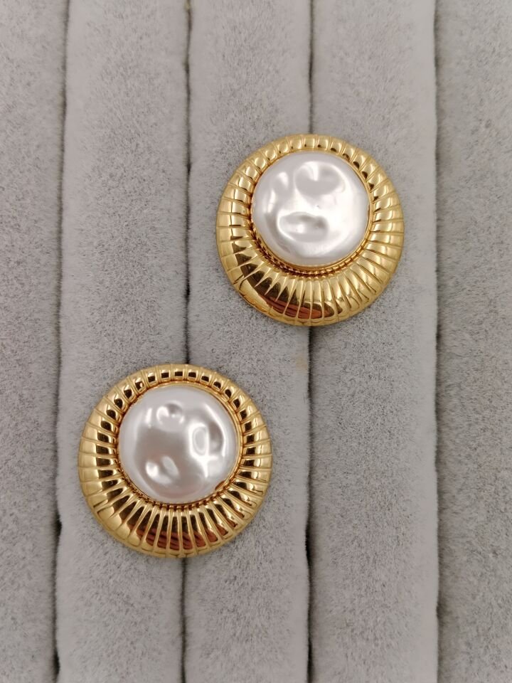 İncili Küpe