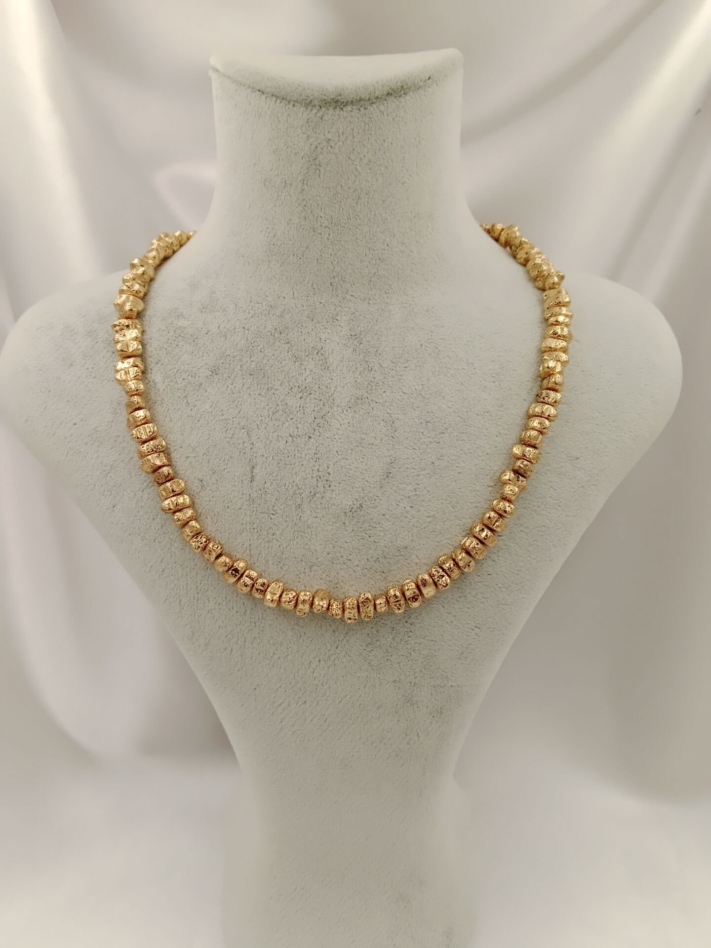 Lovely Lav Gold  Amorf Kesim Lav Taşı Kolye