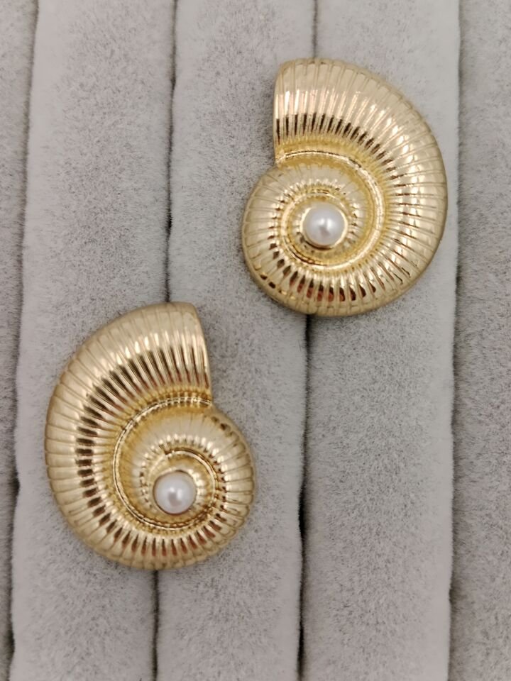 İncili Küpe