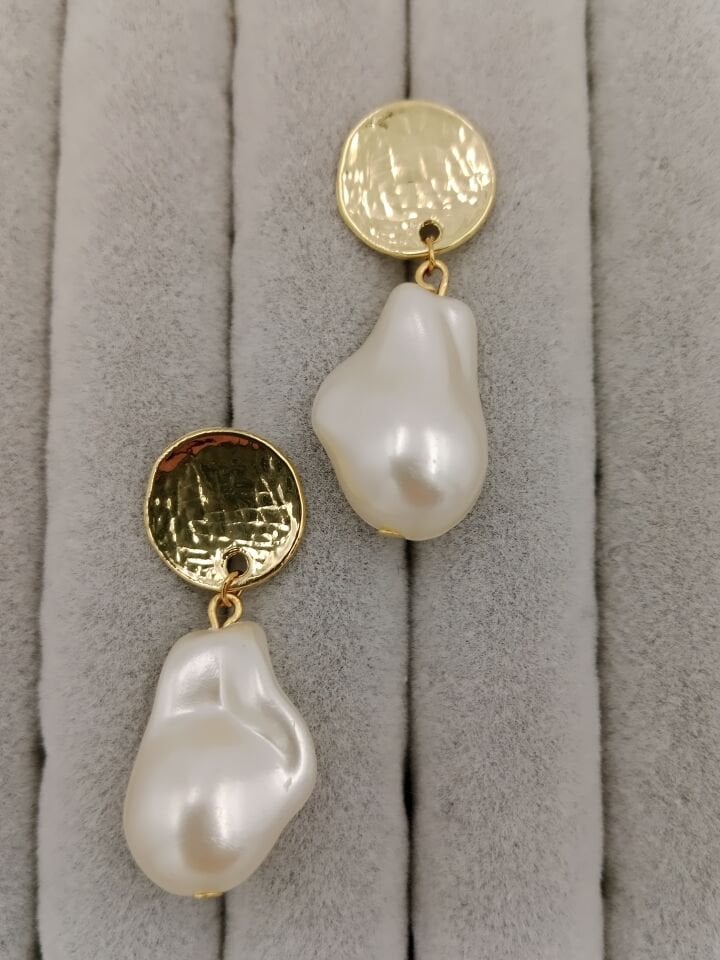 İncili Küpe