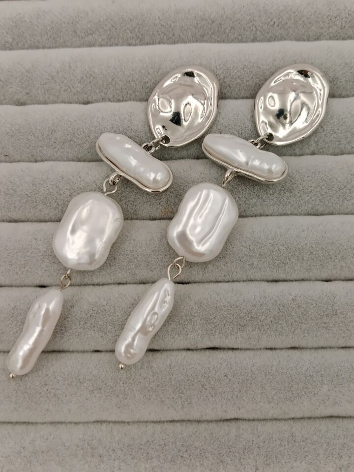 İncili Küpe