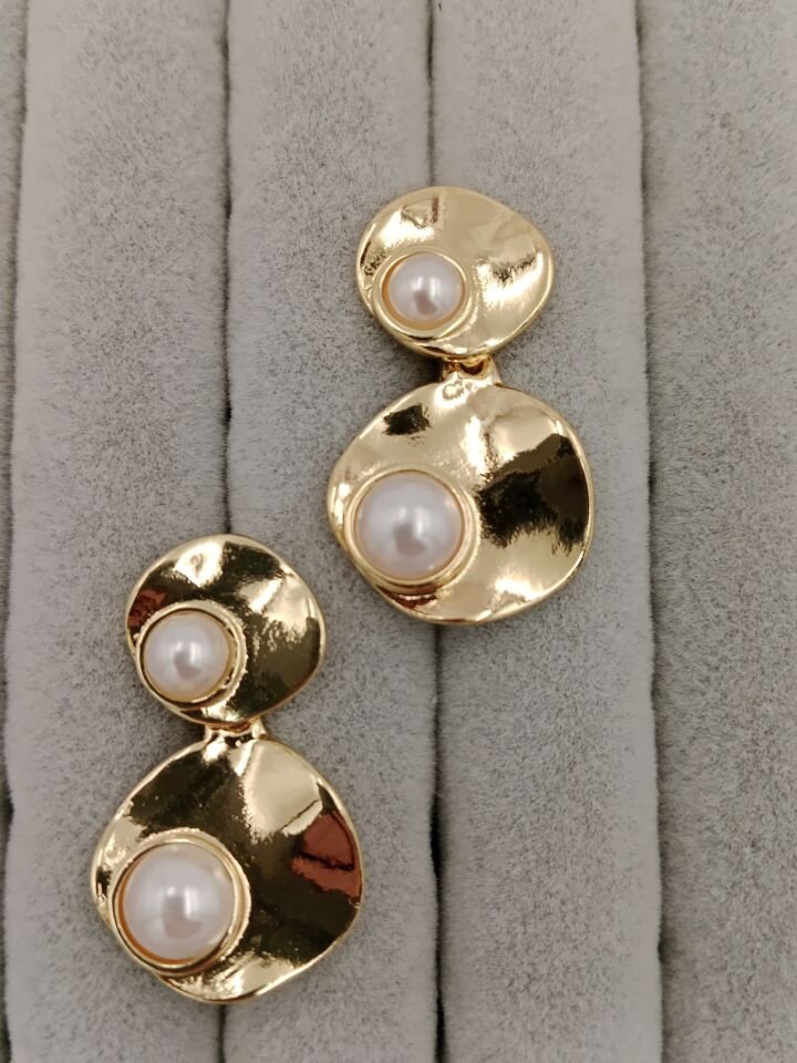 İncili Küpe